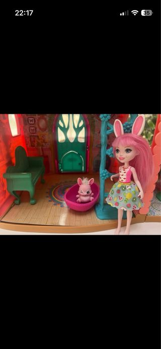 Casa Enchantimals con 3 muñecas y 2 mascotas