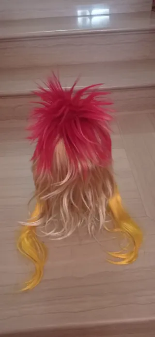 Peluca Rockero/a Roja y Amarilla.