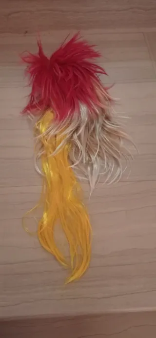 Peluca Rockero/a Roja y Amarilla.