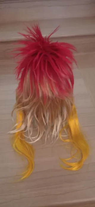 Peluca Rockero/a Roja y Amarilla.