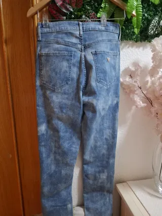 Pantalón Guess Talla 27