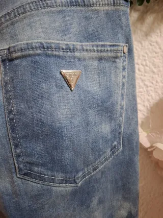 Pantalón Guess Talla 27