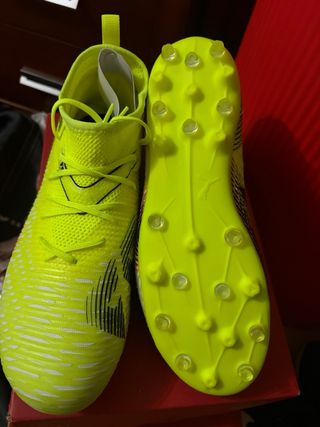Botas de fútbol Puma amarillas