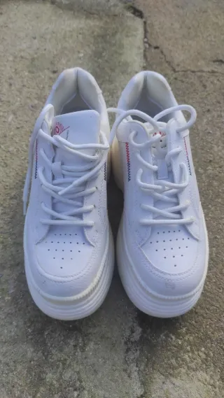 Lote de Zapatos Blancos