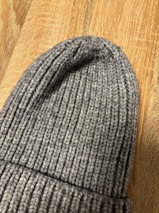Gorro de lana tejido gris