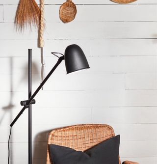 Lámpara de lectura IKEA SKURUP negra