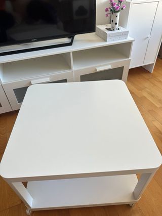 Mesa auxiliar IKEA TINGBY con ruedas