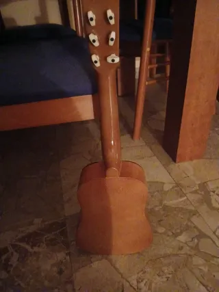 Guitarra pequeña