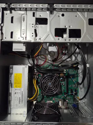 Ordenador Fujitsu ESPRIMO P556