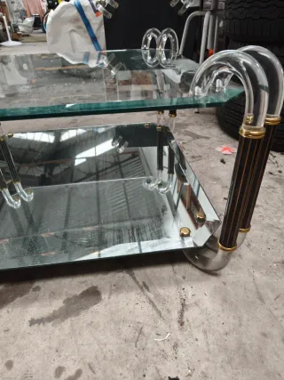 Mesa de centro cristal y metal dorado