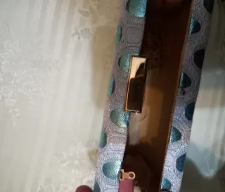 Bolso de mano verde azulado sin estrenar