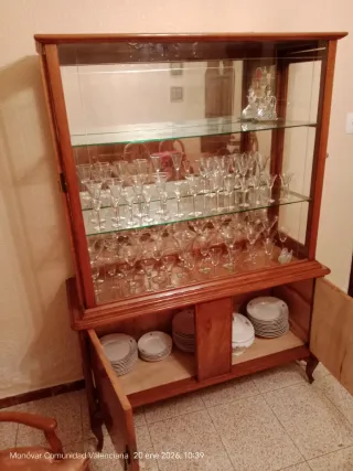 Comedor de madera y tela