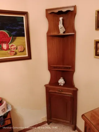 Comedor de madera y tela