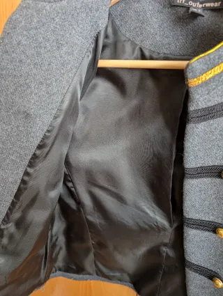 Chaqueta austríaca TRF Zara bordada