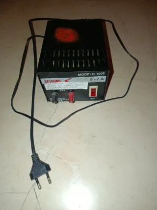 Fuente Alimentación regulada SETRONIC 1005 5-7A