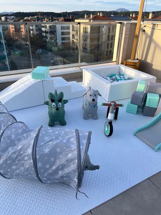 Escalera y tobogán de goma espuma