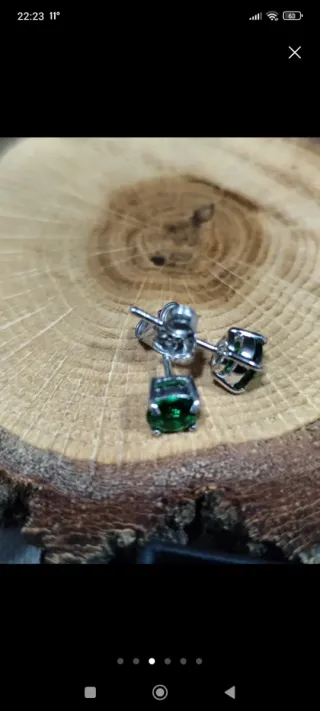 Pendientes de plata de ley con piedra verde