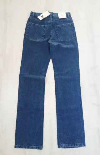 Pantalón vaquero Zara brillos Talla 36