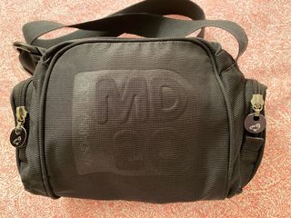 Bolso bandolera Mandarina Duck negro