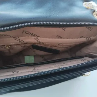 Bolso negro acolchado