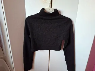 Jersey corto cuello alto negro