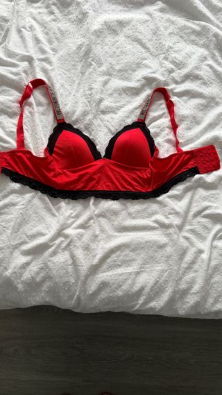 Top Victoria's Secret Rojo con Encaje