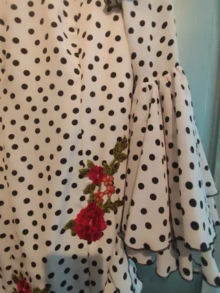 Traje Flamenca Blanco Lunares Rojo