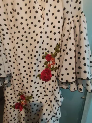 Traje Flamenca Blanco Lunares Rojo