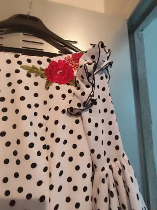 Traje Flamenca Blanco Lunares Rojo