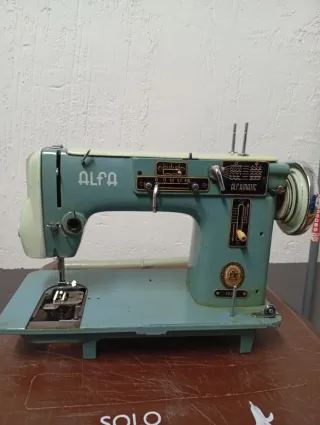 Máquina de coser Alfa Alfamatic