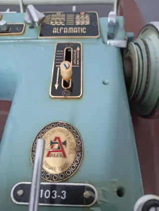 Máquina de coser Alfa Alfamatic