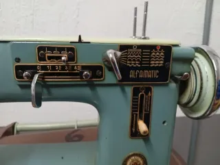 Máquina de coser Alfa Alfamatic