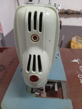 Máquina de coser Alfa Alfamatic