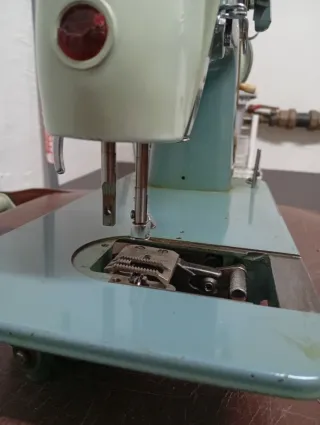 Máquina de coser Alfa Alfamatic