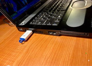 Packard Bell EasyNote R673 Portátil