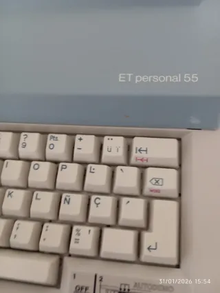 Máquina de escribir Olivetti ET personal 55