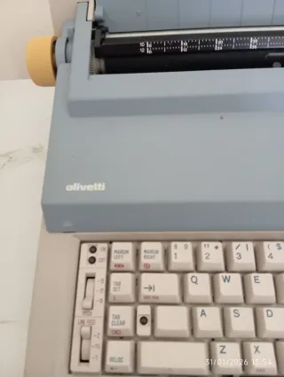 Máquina de escribir Olivetti ET personal 55