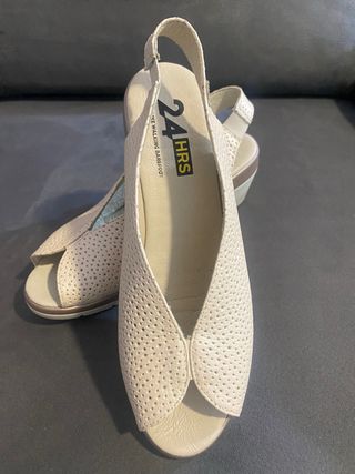 Zapatos cuña piel 24HRS beige