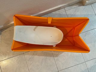 Bañera Stokke XL + adaptador recién nacido