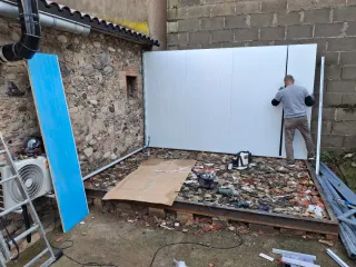 FABRICAMOS tu Caseta Panel Sandwich