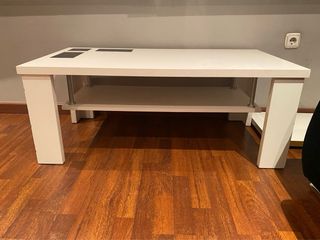 Mesa de centro salón blanca con detalles negros