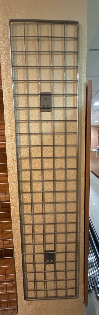 Reja organizadora de pared metálica