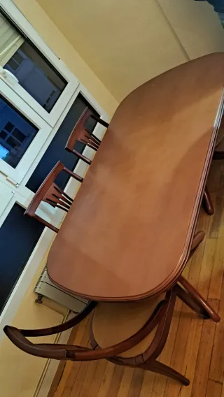 Mesa de comedor maciza y 6 sillas