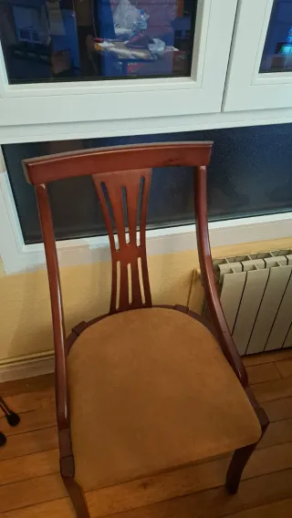 Mesa de comedor maciza y 6 sillas