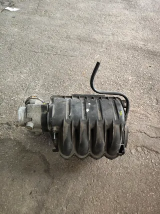 Colector Admisión + Inyectores + Mariposa 1.6i 16v