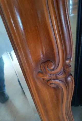 Specchio da parete con cornice in legno