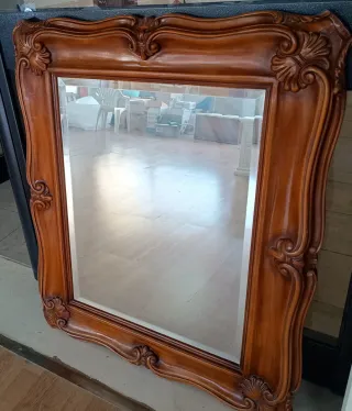 Specchio da parete con cornice in legno