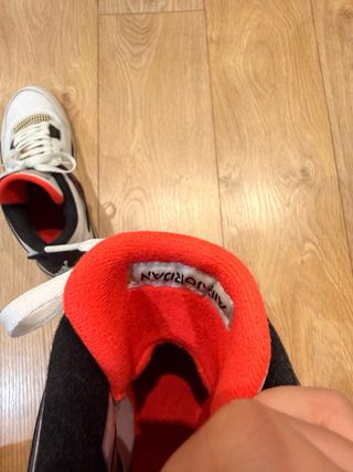 Jordan 4 Retro Blanco Rojo