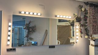 Espejo de tocador ( No incluye las luces )