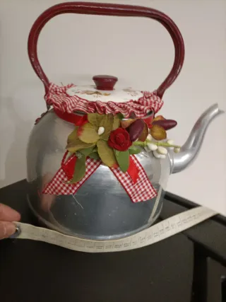 Teiera in alluminio decorata